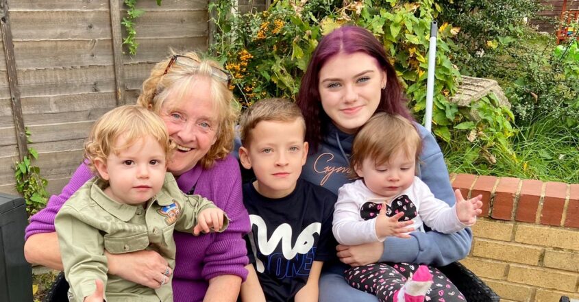 Mary with her daughter and grandchilden