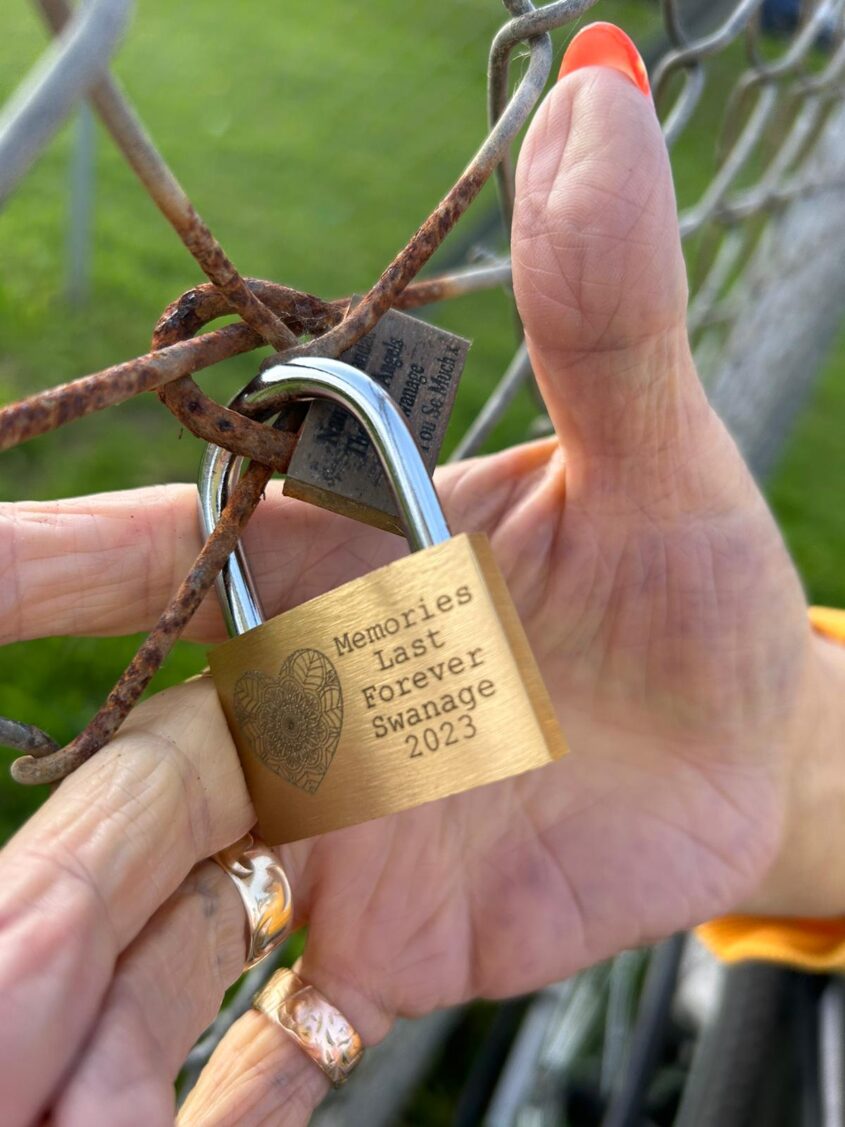 Padlock with engraving 'memories last forever'