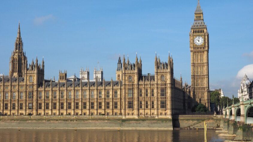 Houses of parliament blue sky with big ben