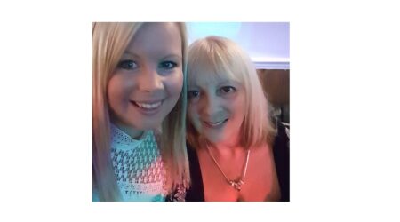 selfie of Sammi and Kim both smiling to camera